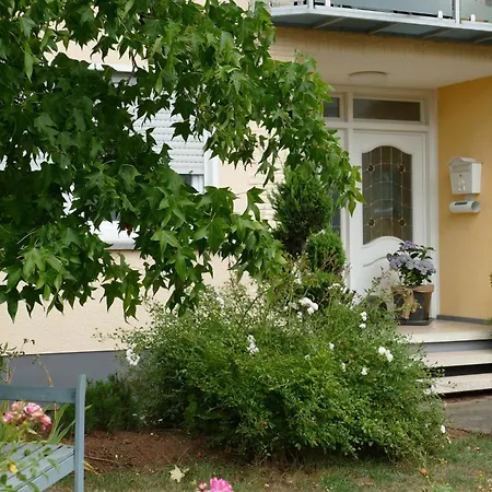 Kirsch Apartment